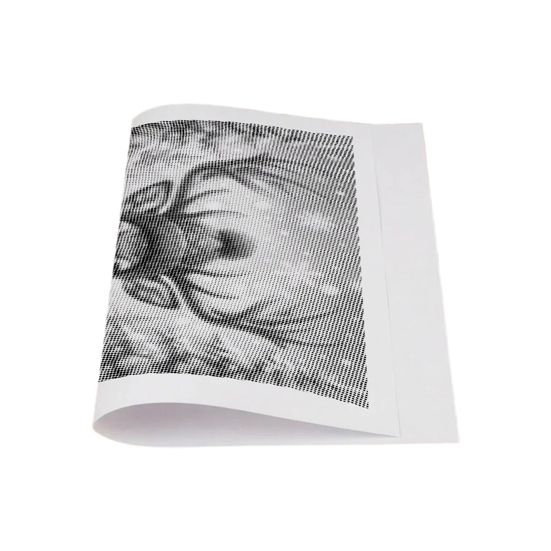 Renne avec une peinture à pois de chapeau