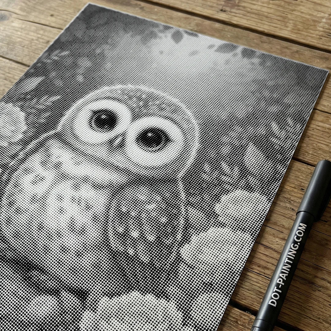 Bébé hibou avec peinture à pois de fleurs