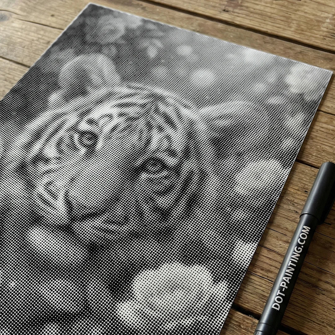 Peinture à pois de tigre avec des fleurs