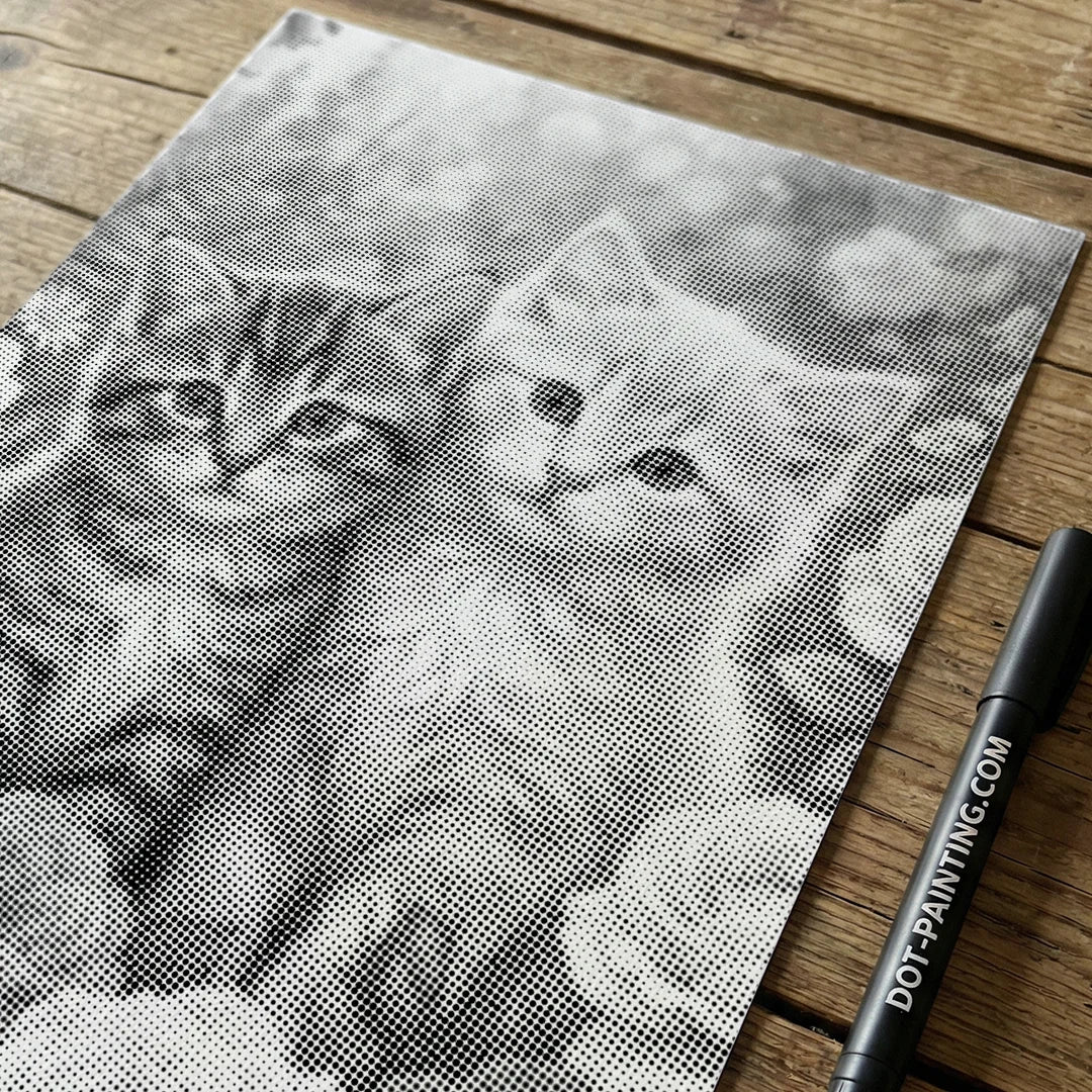 2 chatons avec peinture à pois de fleurs