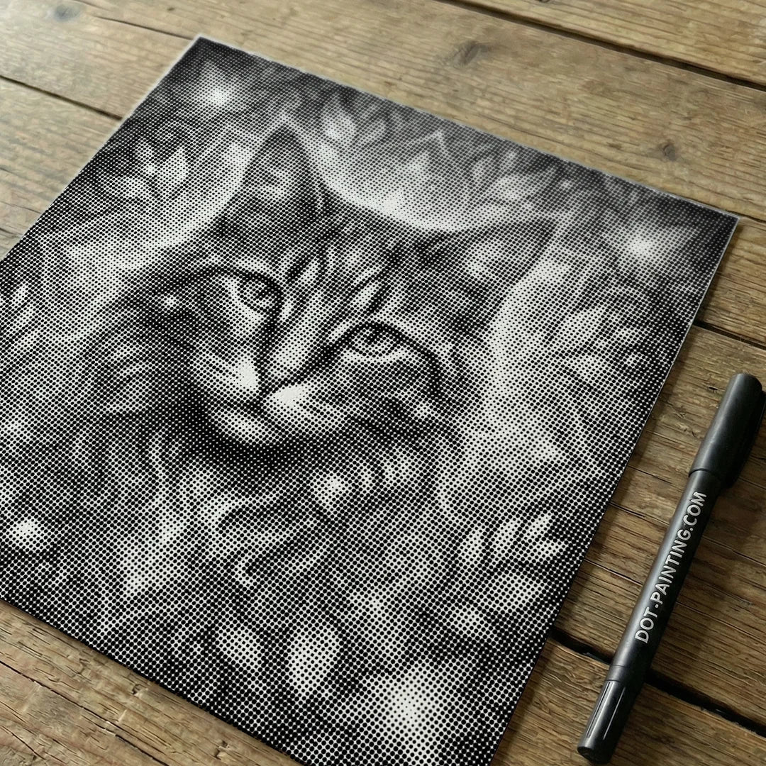 Chat avec peinture à pois de fleurs