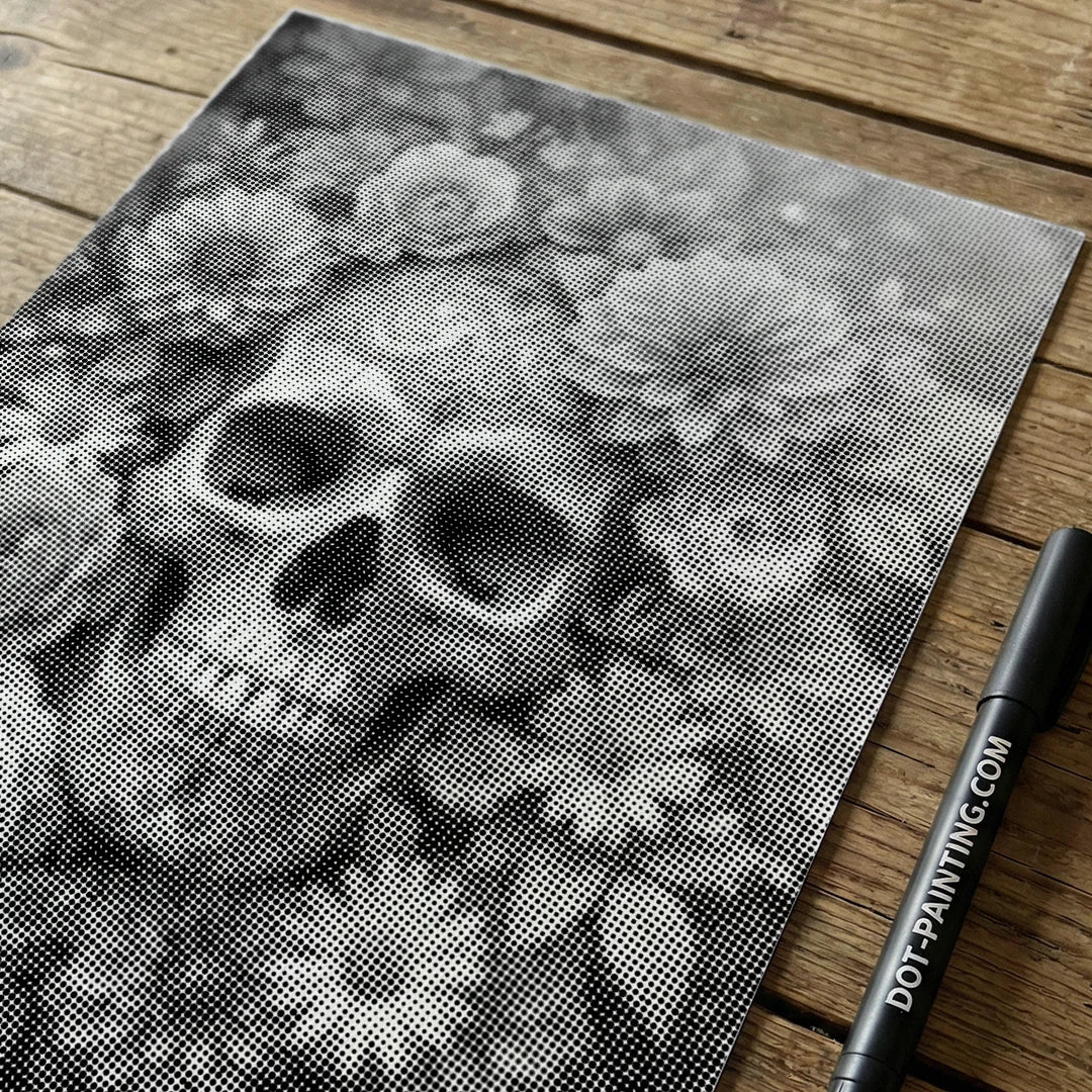 Crâne avec peinture à pois de fleurs